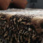 Cobertor Doble Vista Micro Grabado Amanecer Matrimonial Leopardos Marrón Claro