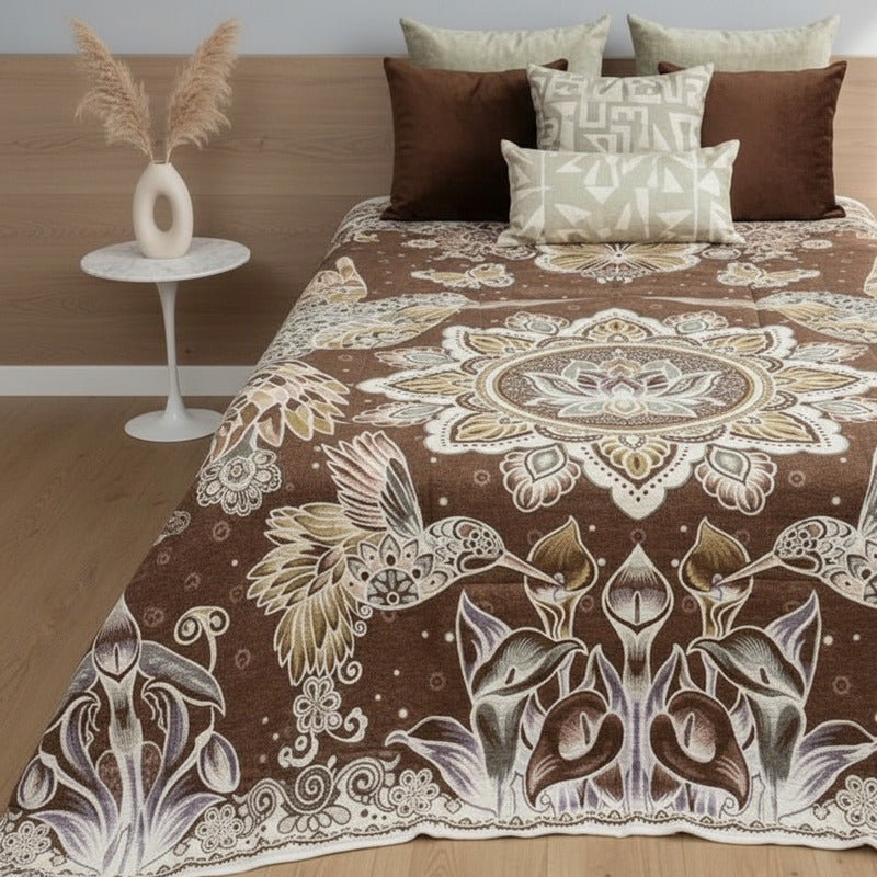 Colcha De Hilo Jacquard Leonora Premium Matrimonial Amplia Dorado Oscuro Colibrís Cafés