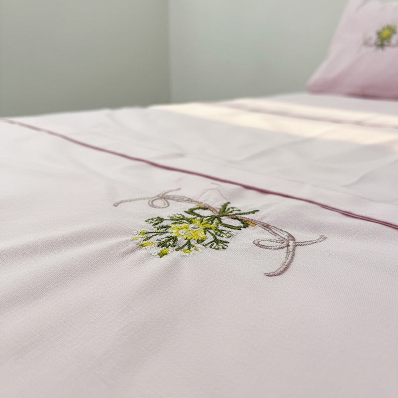 Sabana Matrimonial Lisa Bordada 100% Algodón-diseño Elegante Rosa Claro Ramito Bordado