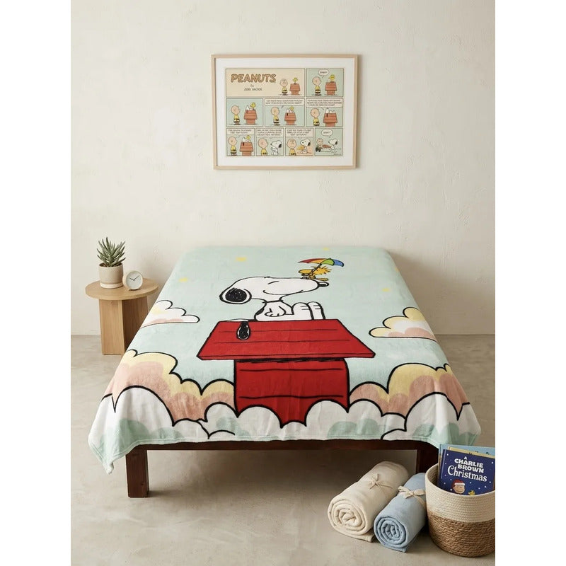 Frazada Matrimonial Providencia Snoopy Turquesa Super Suave Snoopy Casita Roja Turquesa 700 G Turquesa