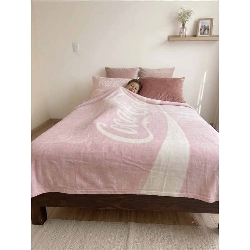 Frazada Matrimonial Providencia Clasic Coca Cola Suave Coca Cola Clasic 700 G Rosa Claro