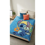 Frazada Providencia Disney Matrimonial Stitch Con Peluche Azul Acero