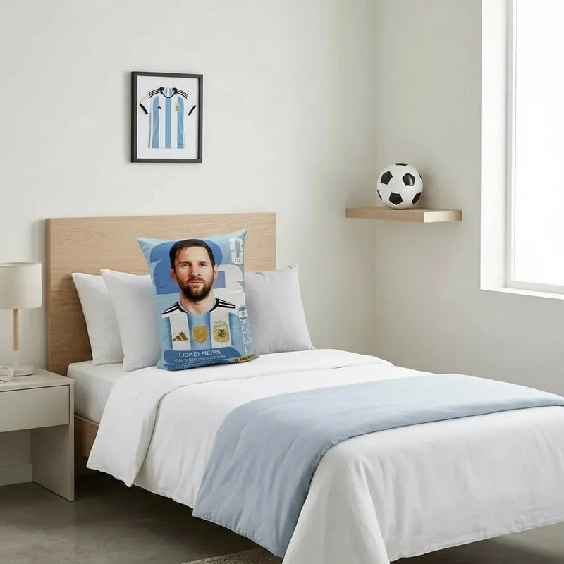 Almohada Providencia Grande De Panini Messi Super Esponjosa Azul Acero