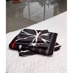 Juego De Sabana Matrimonial Leonora Tacto Suave Y Fresco Negro Flor Roja/negra