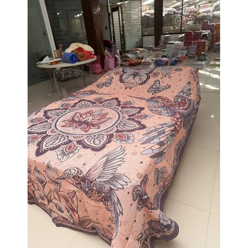 Colcha De Hilo Jacquard Leonora Premium Matrimonial Amplia Coral Claro Colibríes Morado/ Coral