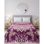 Colcha De Hilo Jacquard Leonora Premium Matrimonial Amplia Violeta Oscuro Colibrís Morado